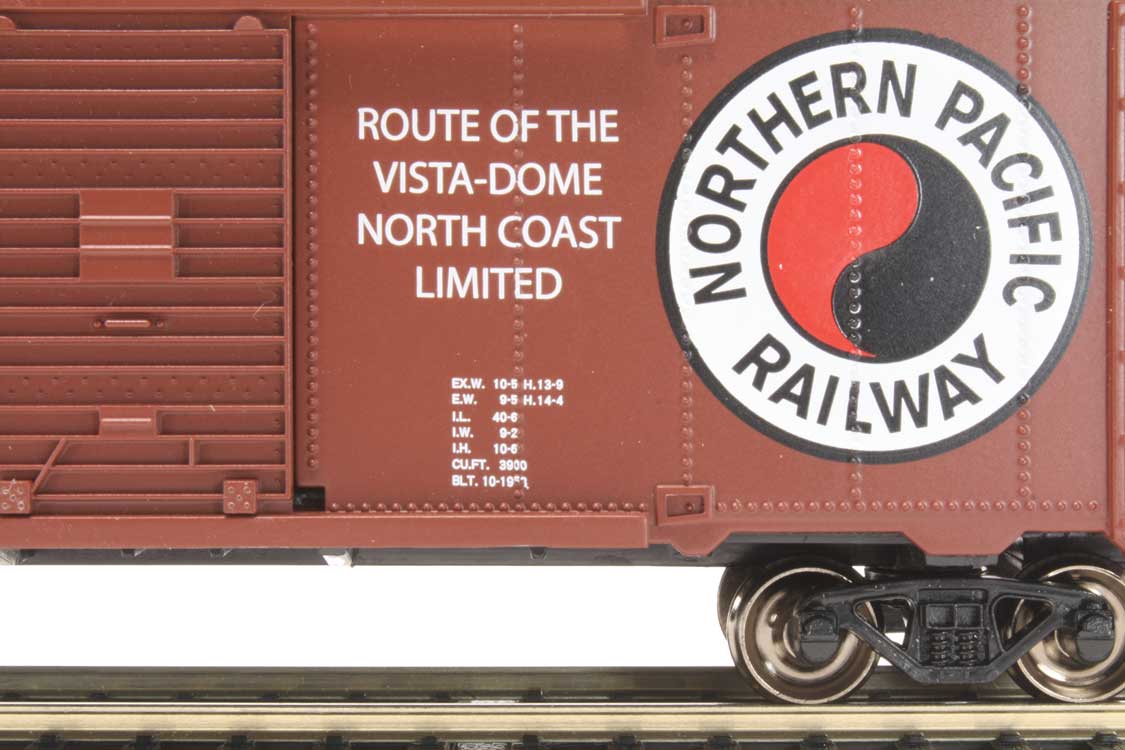 Bachmann Trains HO 17015 Pullman-Standard PS-1 40' Steel Boxcar, Silver Series, Northern Pacific 27231 (Boxcar Red, white, red, black, Large Monad and NP)