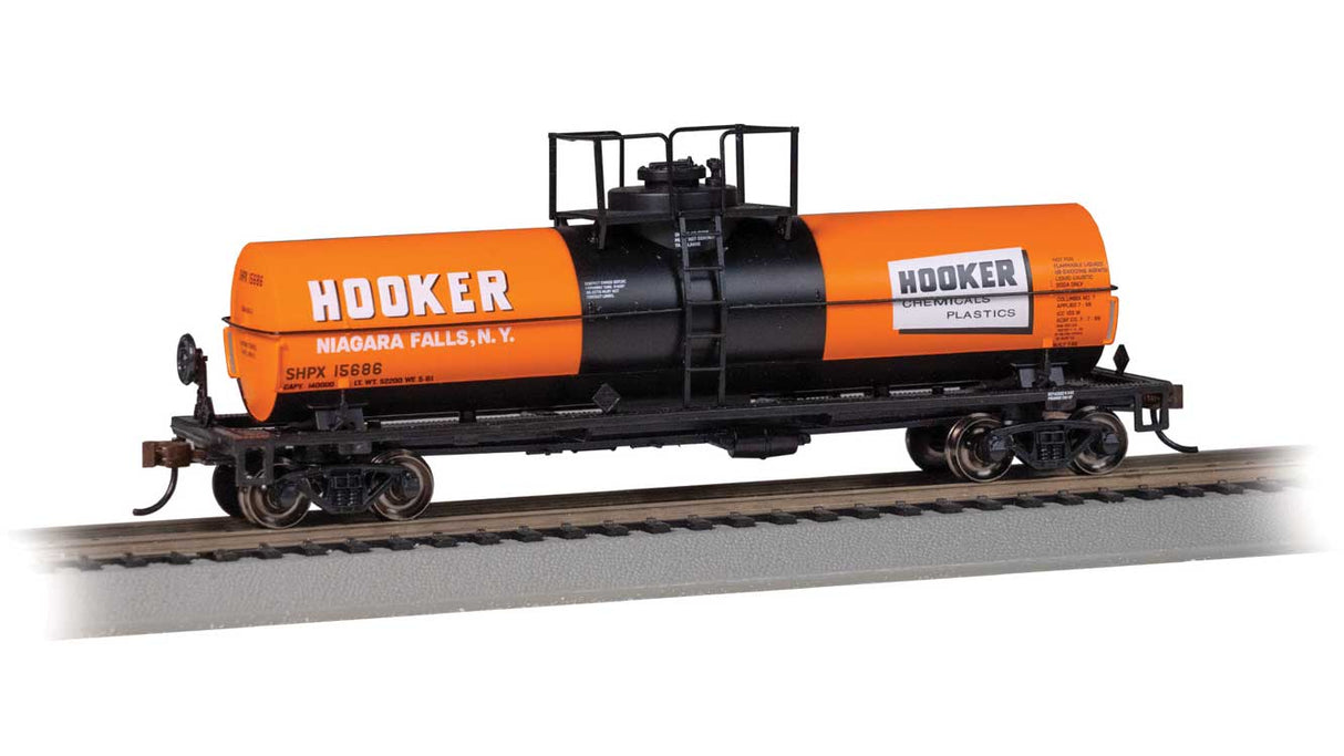 Bachmann Trains HO 75803 Chemical Tank Car, Hooker Chemicals SHPX #15686 (orange, black, red)