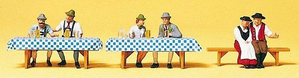 Preiser HO 10449 Octoberfest Guest at Tables (6)