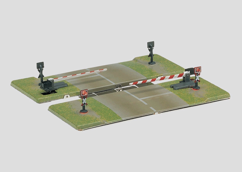Marklin Z 8992 Railroad Grade Crossing with Half Gates